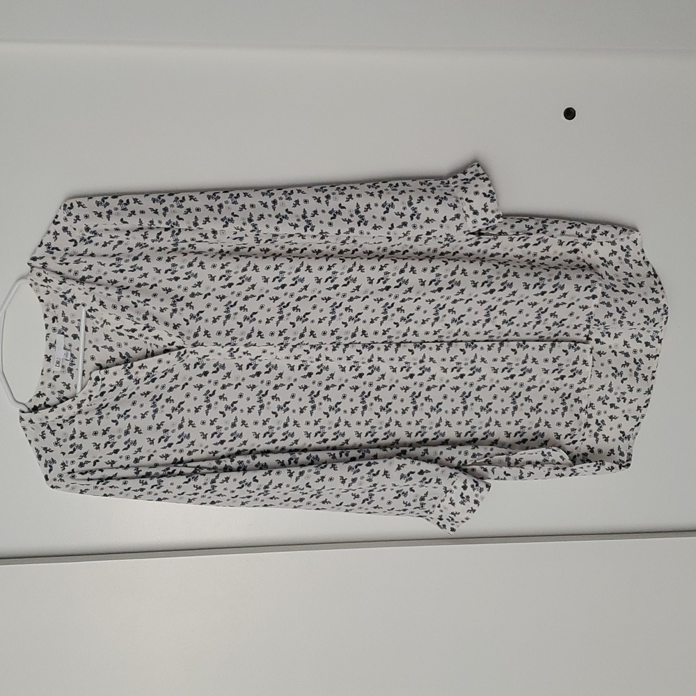 Tunic Blouse, Navy and Gray floral Size M